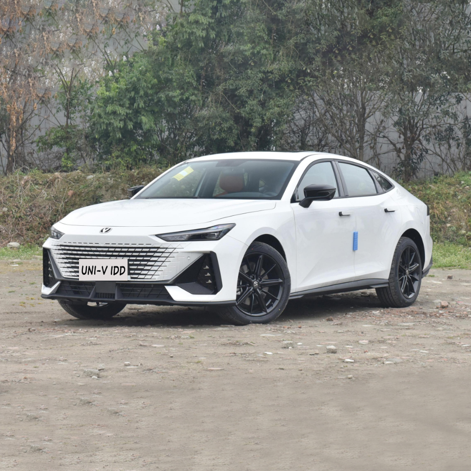 2023 in stock Best selling new energy vehicles Changan UNI-V idd 1.5T Zhiqu Edition electric Car Adult uni-v idd made in China
