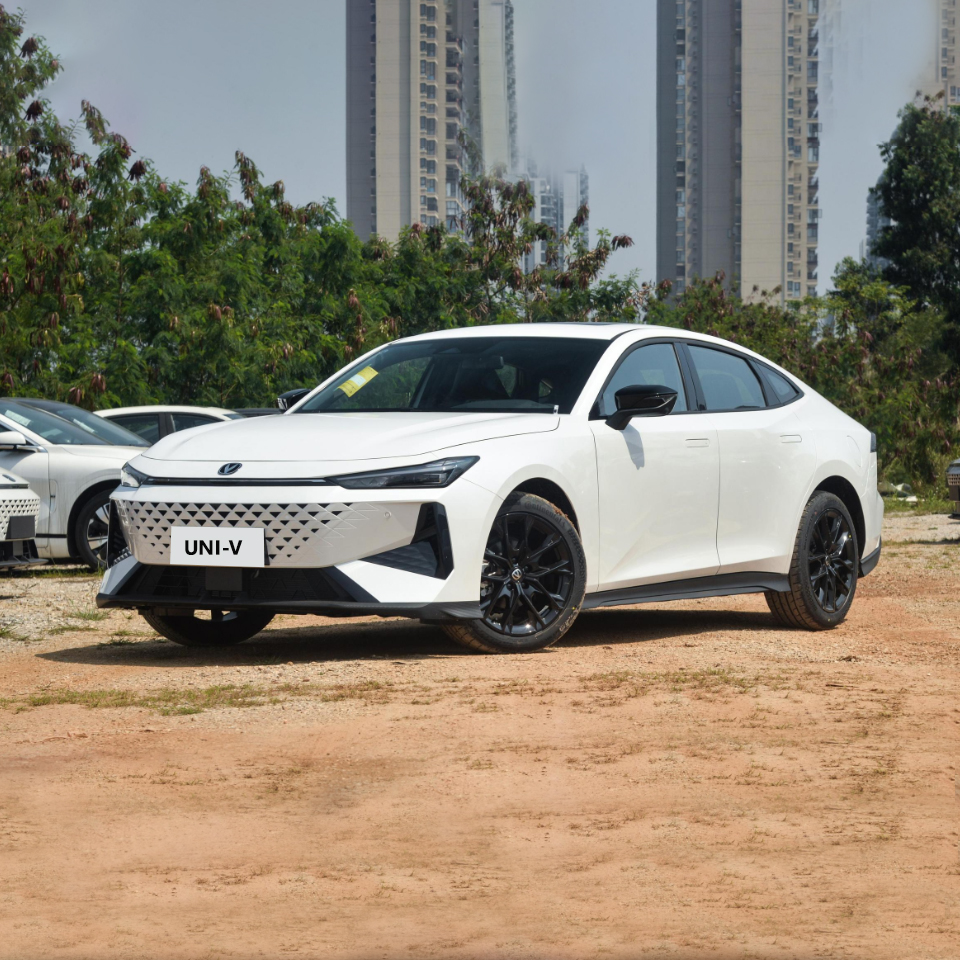 In stock Hot sale Changan UNI-V 2023 1.5T premium  fuel gasolline sports car made in China 