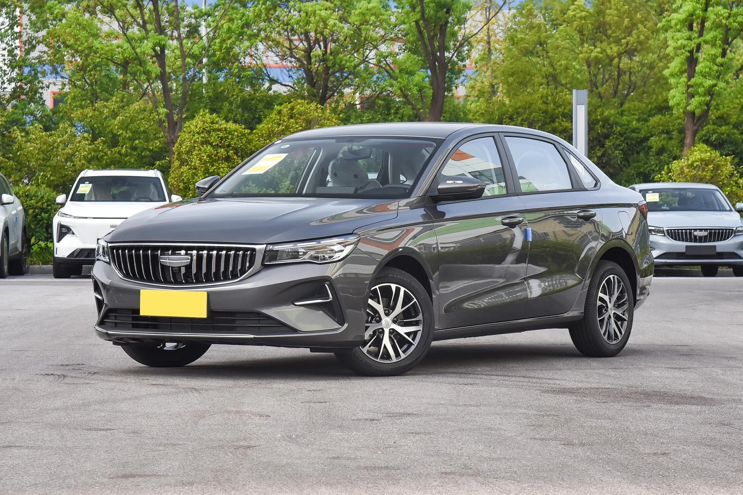 Hot Selling Geely Emgrand 2024 2025 1.5L 127 Hp L4 High Speed Geely Car 5-Speed 4-Door 5-Seater Sedan New Cheap Cars