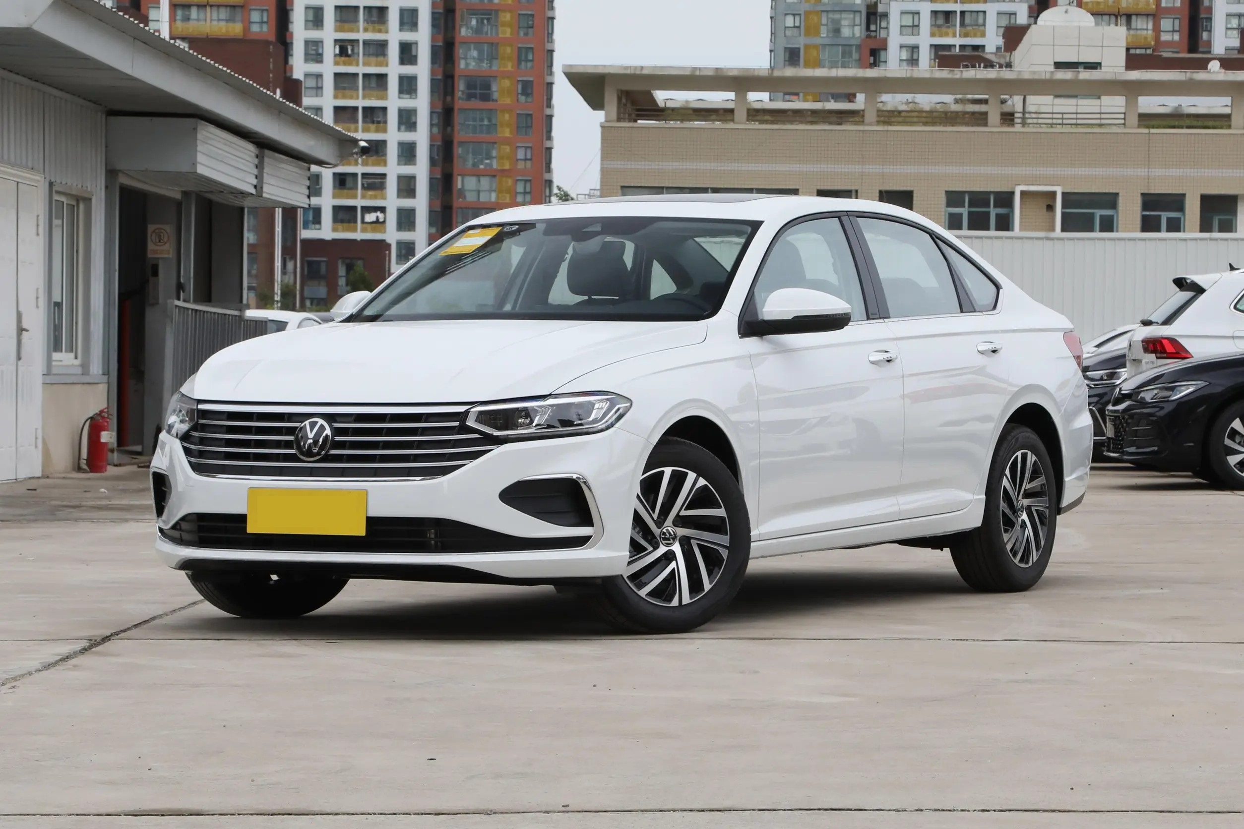 2025 Favorable Price Petrol Car VW Lavida 2024 1.5L Automatic Deyi Sports Vehicle Volkswagen Sedan High Quality Cars for Sale