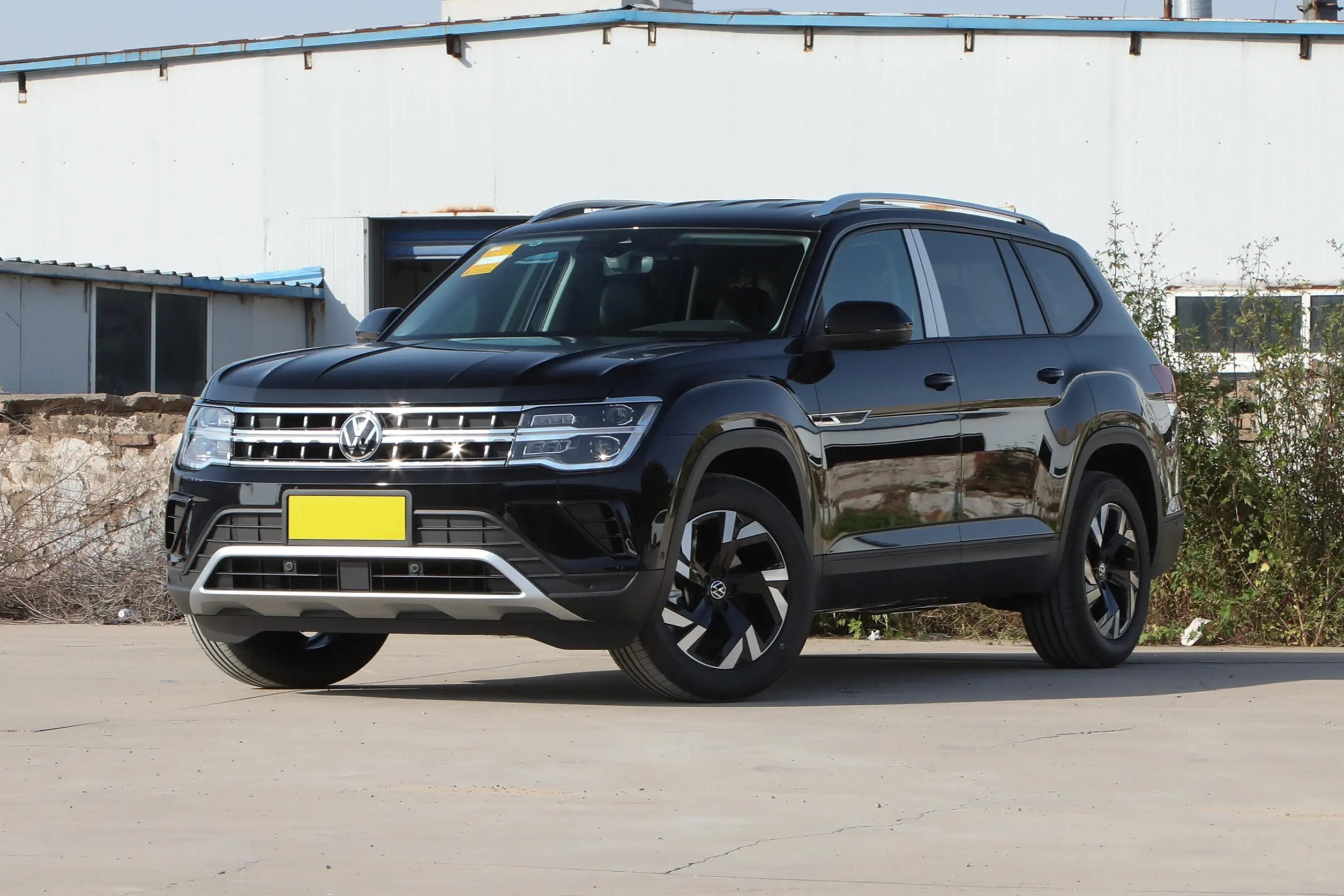 2025 for Volkswagen Teramont 4WD Luxury Large SUV Left Steering Gasoline Family Off-Road Vehicle with Rear Camera